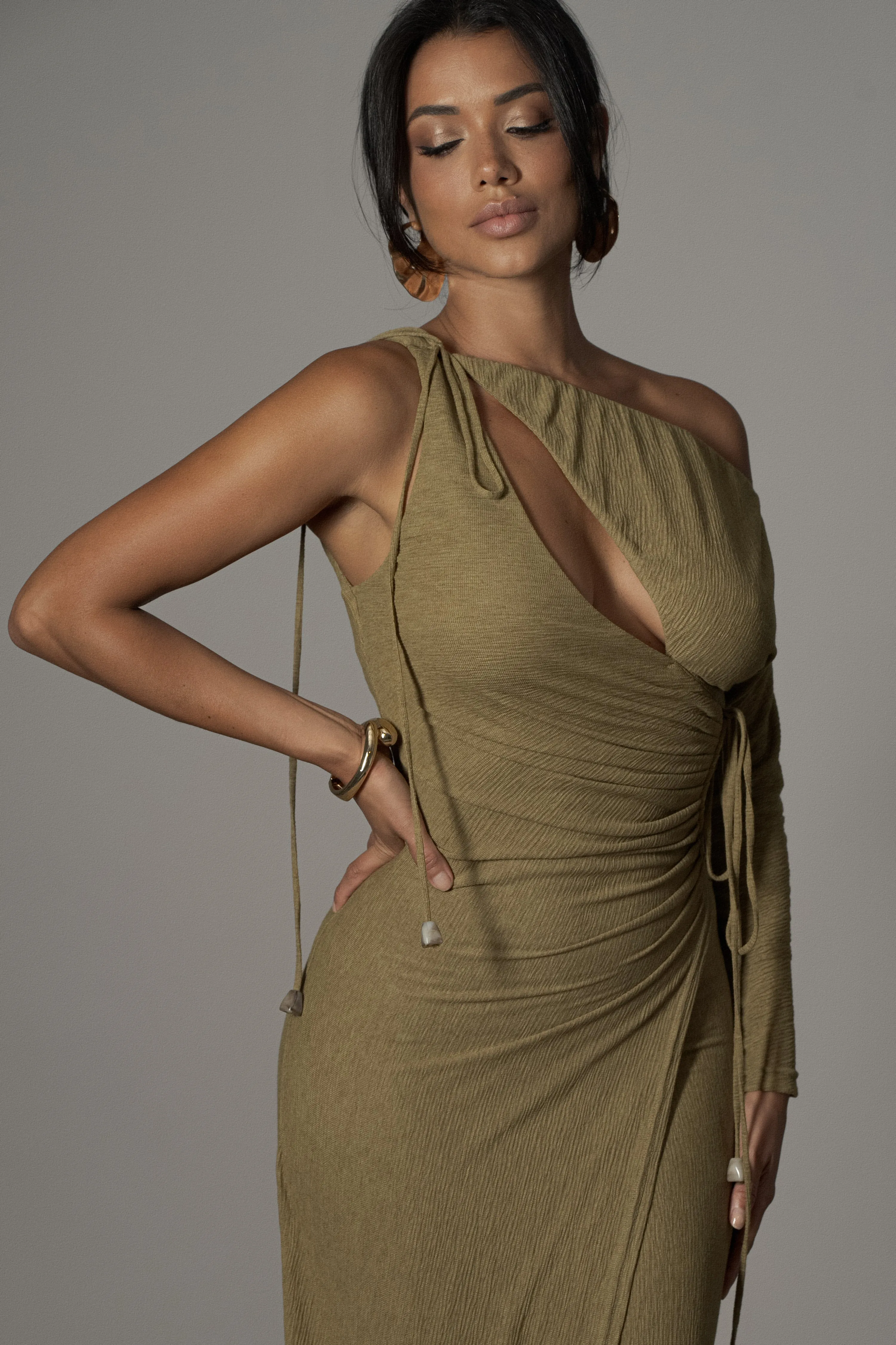 Moss Odelia Crinkled Maxi Dress